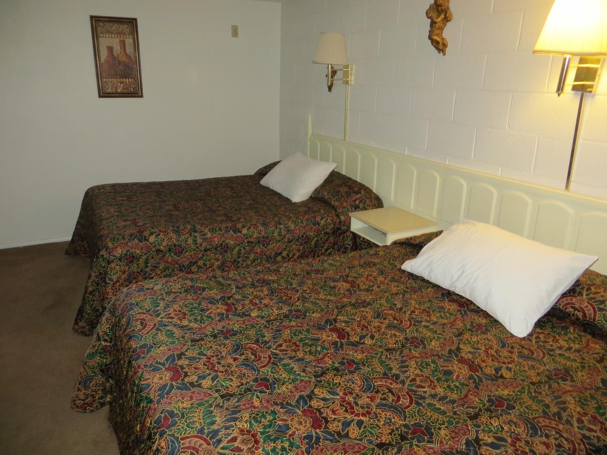 Holiday Lodge Hawthorne Room photo